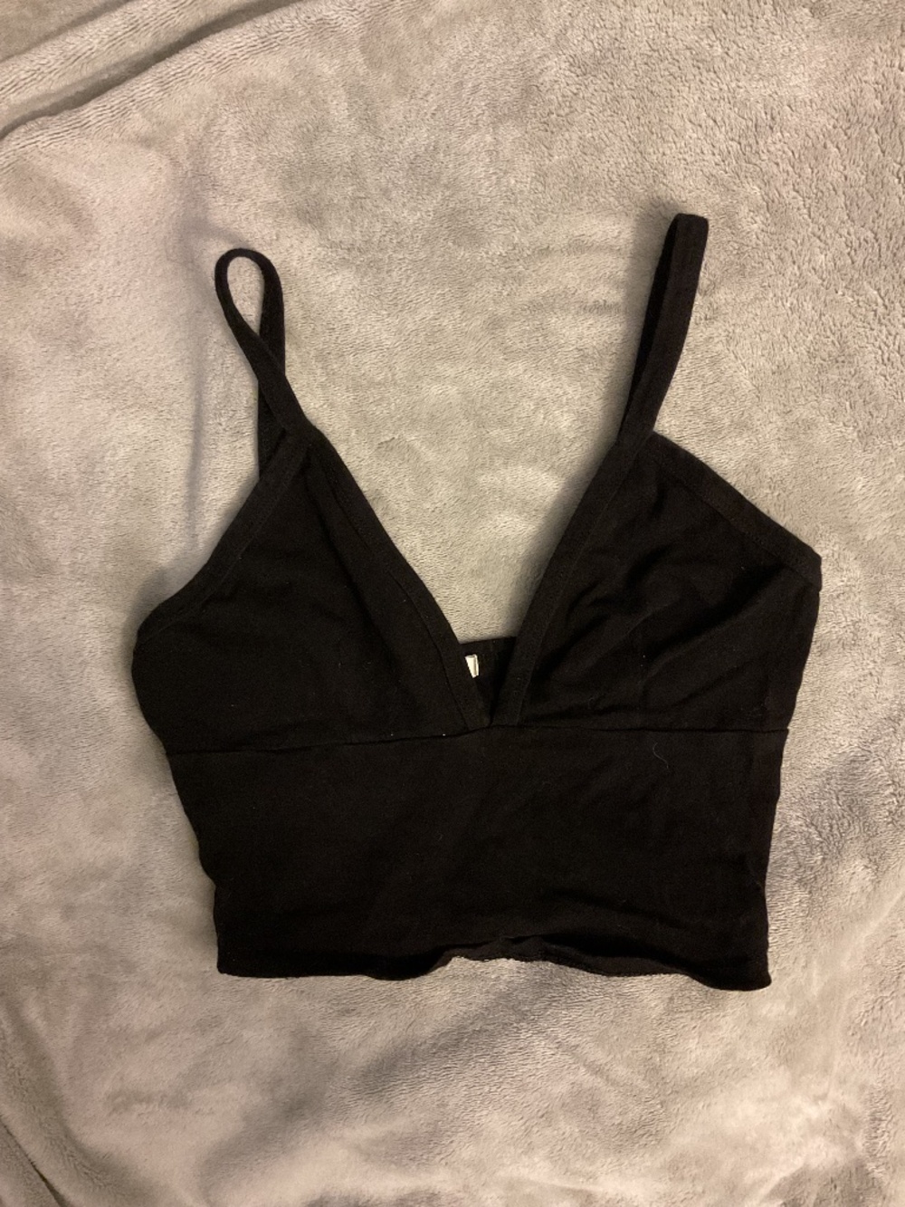 Black V-Neck Brallete